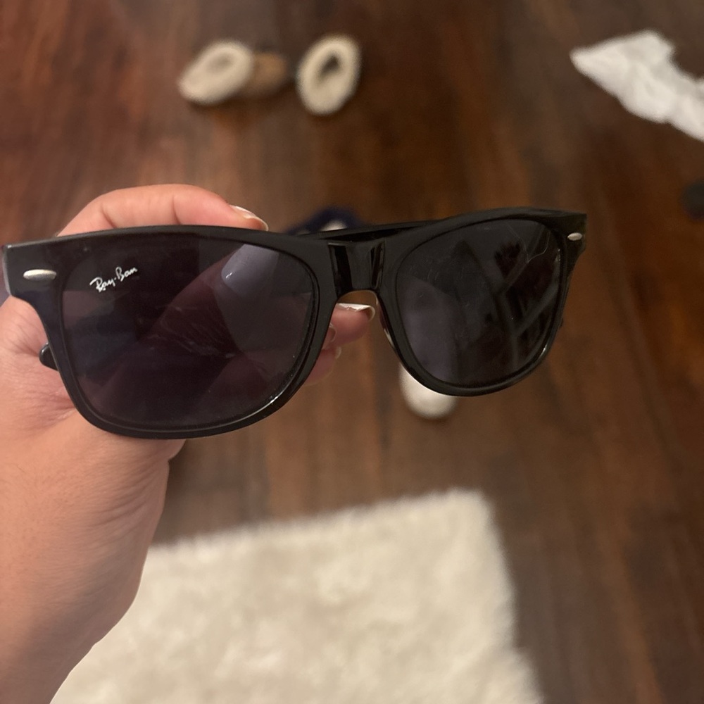 Ray-Ban Black Wayfarer Sunglasses